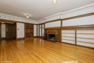 5656 S Dorchester Ave in Chicago, IL - Building Photo - Building Photo
