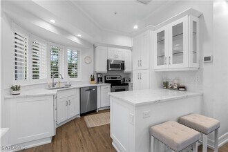 991 8th St S in Naples, FL - Building Photo - Building Photo