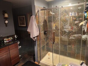 3440 W Howard Ave in Greenfield, WI - Foto de edificio - Building Photo