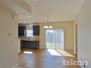 6221 Vickie Ln in Colorado Springs, CO - Foto de edificio - Building Photo
