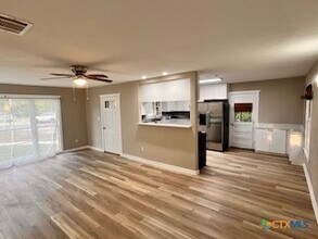 900 Field St in San Marcos, TX - Building Photo - Building Photo