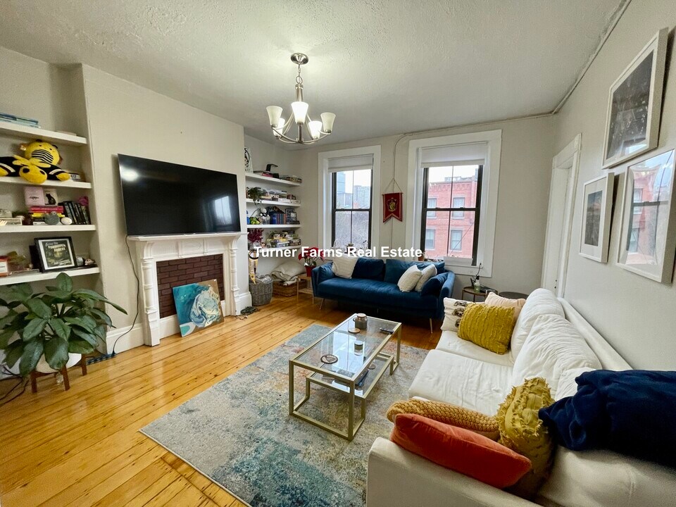 276A Shawmut Ave, Unit 3 in Boston, MA - Building Photo