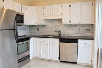 4926 NE 77th Ave in Portland, OR - Building Photo - Building Photo