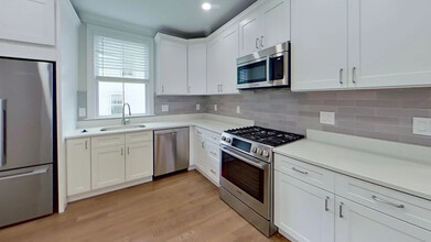 208 Allston St, Unit 3 in Boston, MA - Building Photo - Building Photo