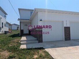 2702 W Water St in Springfield, MO - Building Photo