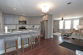 531 Collins St in Pittsburgh, PA - Foto de edificio - Interior Photo