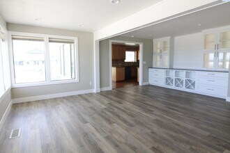 2003 W Canal Dr in Kennewick, WA - Building Photo - Building Photo