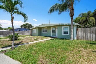 257 NE 45th Ct in Pompano Beach, FL - Building Photo - Building Photo