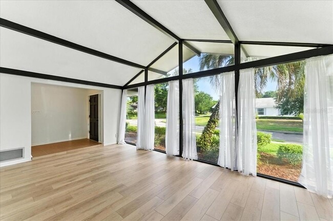 2400 Deloraine Trail in Maitland, FL - Building Photo - Building Photo