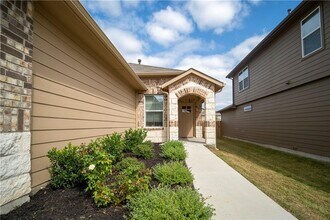 10406 Hatton Ln in Austin, TX - Building Photo - Building Photo