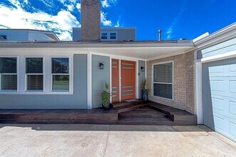 14427 Briarhills Pkwy in Houston, TX - Building Photo - Building Photo