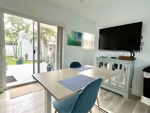408 NW 28th St in Wilton Manors, FL - Building Photo - Building Photo