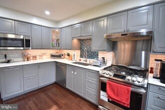 44 Merrion Ct in Timonium, MD - Foto de edificio - Building Photo