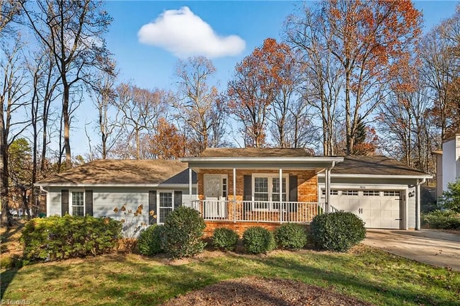 3041 Forest Line Dr in Clemmons, NC - Foto de edificio - Building Photo