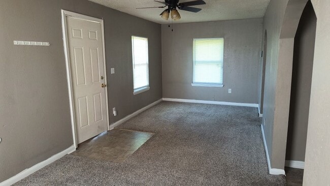 5918 Leavenworth Rd in Kansas City, KS - Building Photo - Building Photo