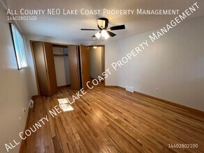 23468 Carriage Ln in North Olmsted, OH - Building Photo - Building Photo