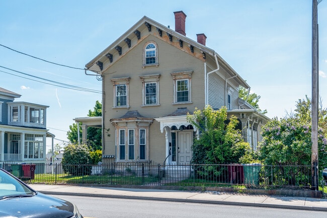95 Nesmith St in Lowell, MA - Foto de edificio - Building Photo