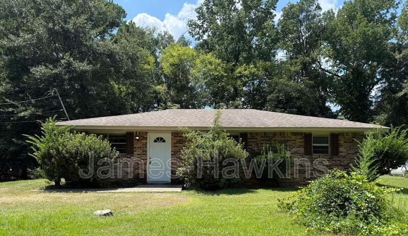 2281 Wildwood Dr in Millbrook, AL - Building Photo