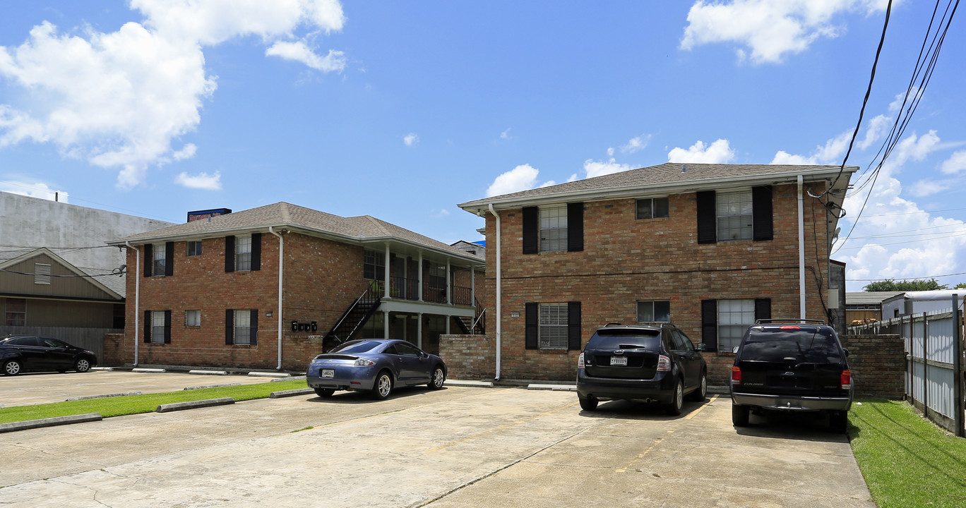 710-712 Carrollton Ave in Metairie, LA - Building Photo