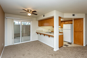 Silver Springs Rental Homes I & II in Fresno, CA - Foto de edificio - Interior Photo