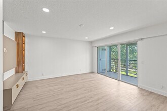 204 Mansfield F in Boca Raton, FL - Building Photo - Building Photo