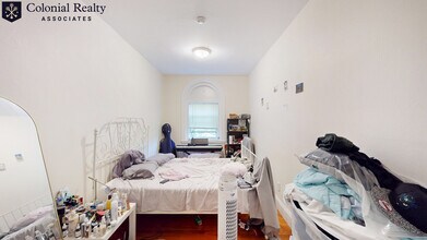 1071 Beacon St in Brookline, MA - Foto de edificio - Building Photo