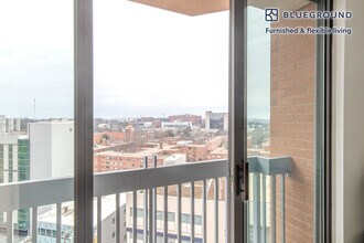 4835 Cordell Ave in Bethesda, MD - Foto de edificio - Building Photo