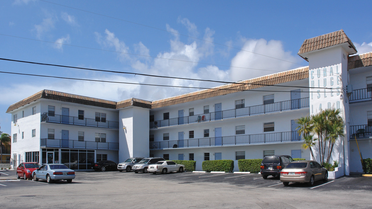 Coral Ridge Isles Apartments in Fort Lauderdale, FL - Building Photo