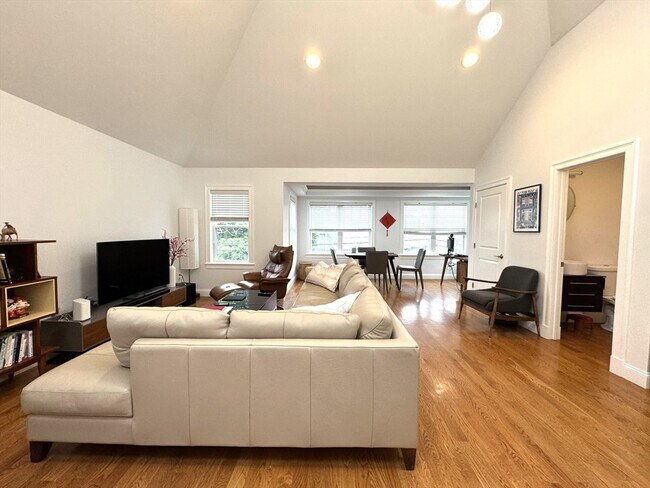 63 Fairfax St in Somerville, MA - Building Photo - Building Photo