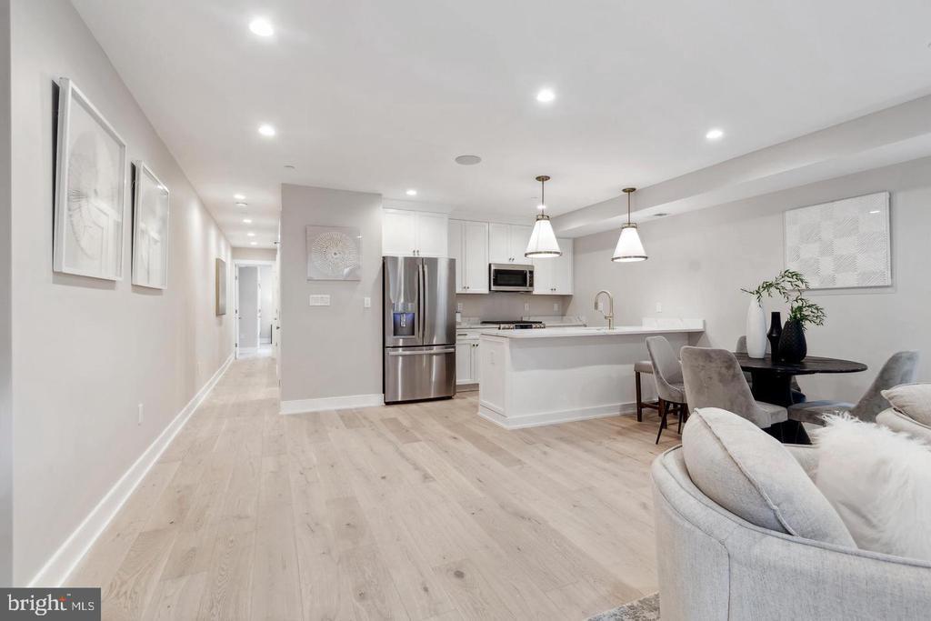 5305 Connecticut Ave NW in Washington, DC - Building Photo