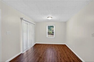 170 Shiloh Run NW in Kennesaw, GA - Foto de edificio - Building Photo