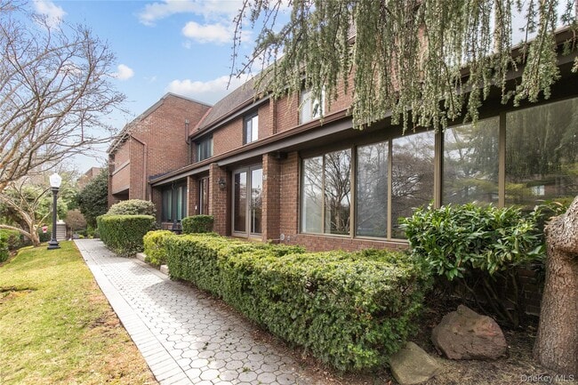 property at 18 Acorn Ponds Dr