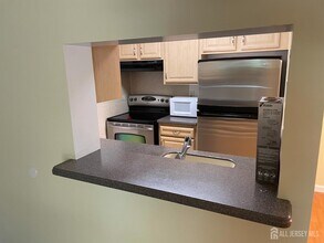 911 Ravens Crest Dr in Plainsboro, NJ - Building Photo - Building Photo