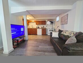 85 Sherman St, Unit Apt 1 in Norwich, CT - Building Photo - Building Photo