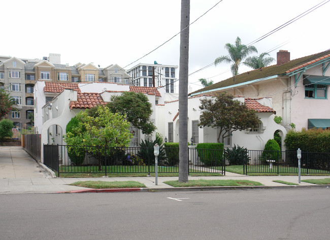 2409-2423 3rd Ave in San Diego, CA - Building Photo - Building Photo