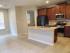 7220 Wyoming Springs Dr in Round Rock, TX - Building Photo - Building Photo