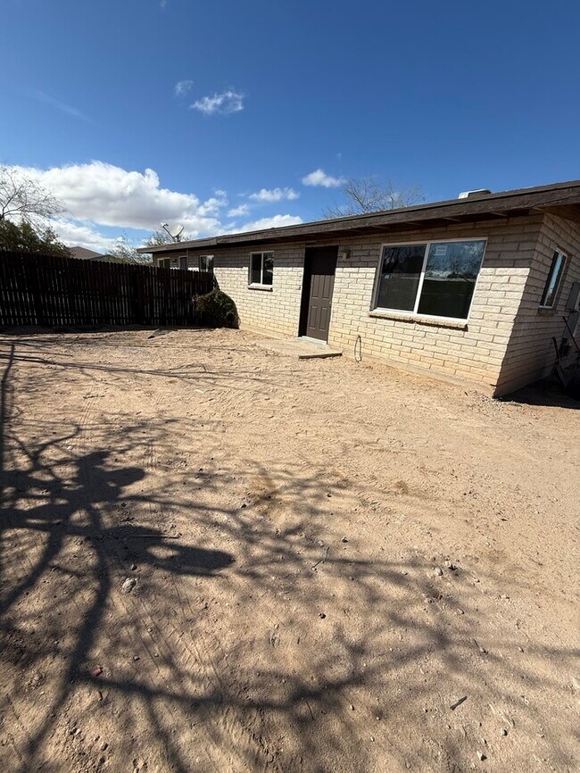6961 S Missiondale Rd in Tucson, AZ - Building Photo - Building Photo