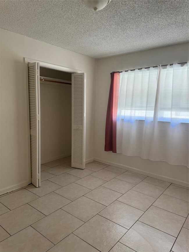 9651 Sunset Strip in Sunrise, FL - Building Photo - Building Photo