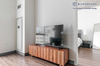 601 W Jackson Blvd in Chicago, IL - Building Photo - Building Photo