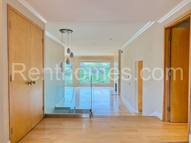 7648 Caminito Coromandel in San Diego, CA - Building Photo - Building Photo