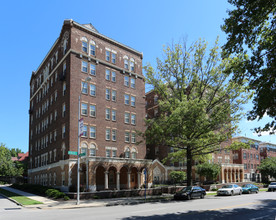 Bainbridge Apartments in Kansas City, MO - Building Photo - Building Photo