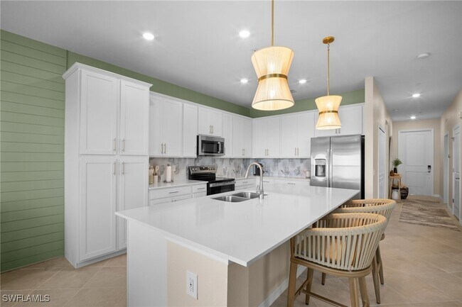 property at 15285 Grn Acrs Ave