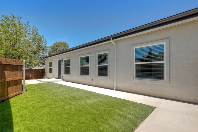 6832 Tower St in La Mesa, CA - Building Photo - Building Photo