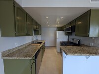 5530 Thornburn St, Unit 204 in Westchester, CA - Building Photo - Building Photo