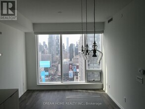 197 Yonge St in Toronto, ON - Building Photo - Building Photo