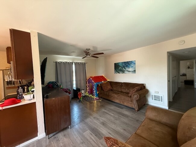 property at 601 S Tremont St