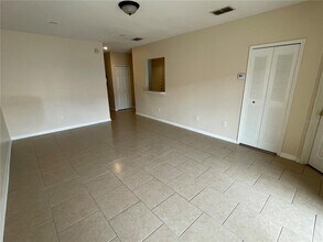13215 Villa Vista Dr in Orlando, FL - Building Photo - Building Photo