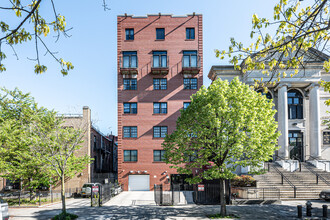 881 Eastern Pky in Brooklyn, NY - Building Photo - Building Photo