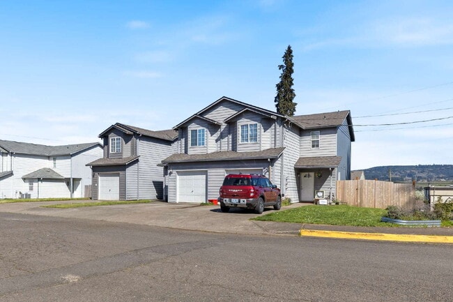 205 3rd St in Gaston, OR - Building Photo - Building Photo
