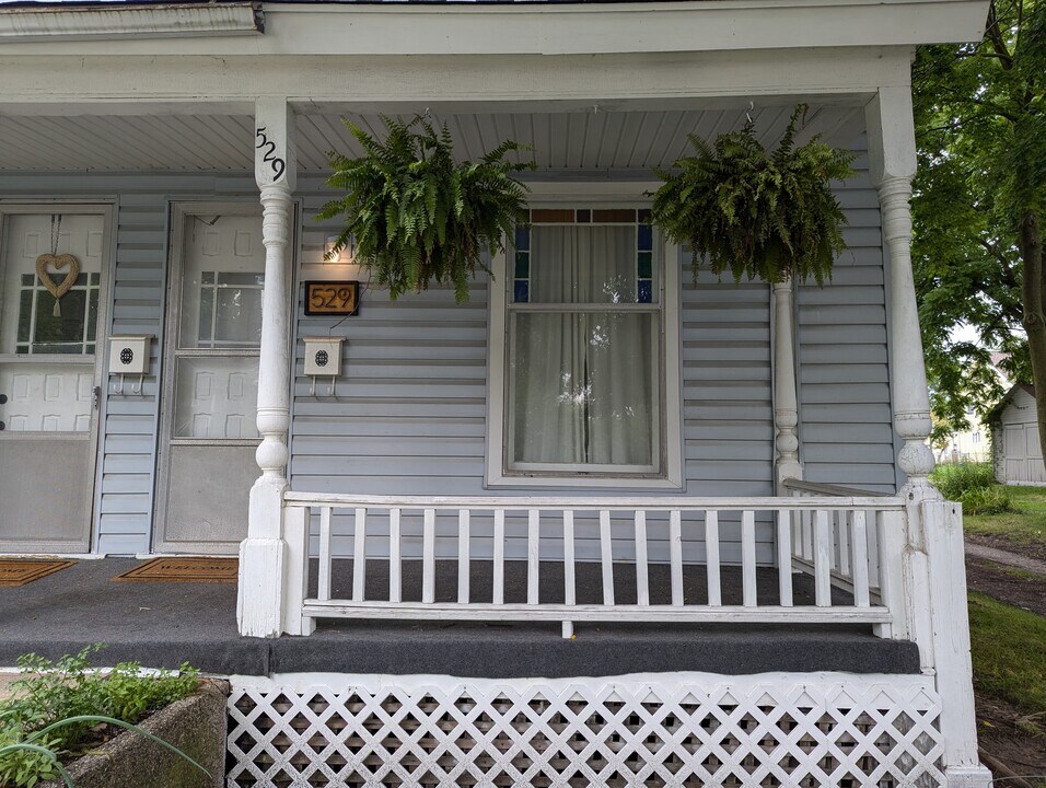 527 Hopson St NE in Grand Rapids, MI - Foto de edificio